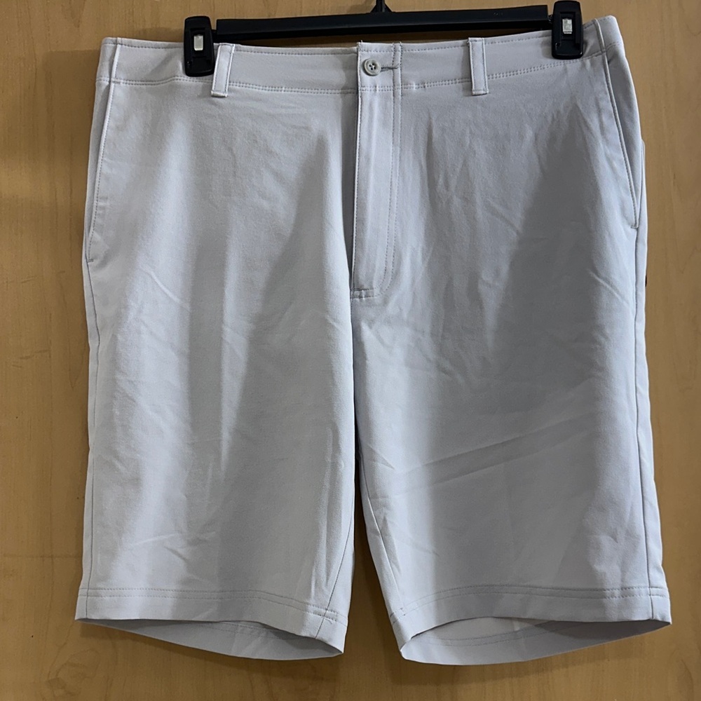 Grand Slam Men's 360 motion flow Light Gray Flat Front Shorts